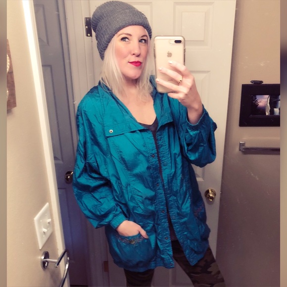 Vintage Jackets & Blazers - Lovely, TOTES, VINTAGE windbreaker!!